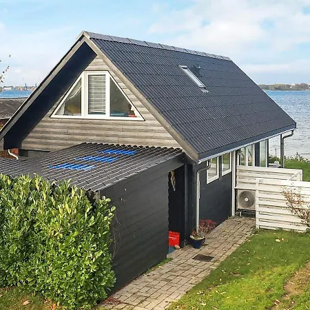 4 Person In * Middelfart