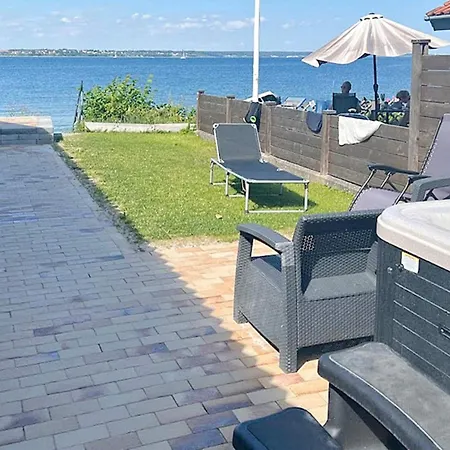 Holiday home 4 Person In Middelfart